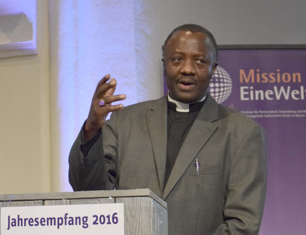 Dr. Fidon Mwombeki, Lutherischer Weltbund