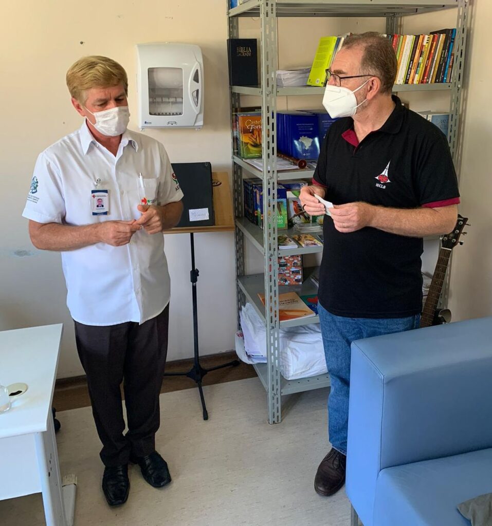 Vanderlei Bold mit Geraldo Grützmann, Brasilienreferent von Mission EineWelt (v.l.n.r.)