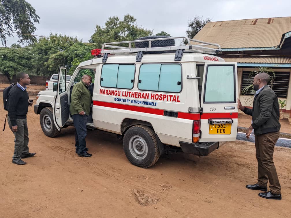 Der von Mission EineWelt mitfinanzierte Krankenwagen für das Marangu Lutheran Hospital am Kilimanjaro.