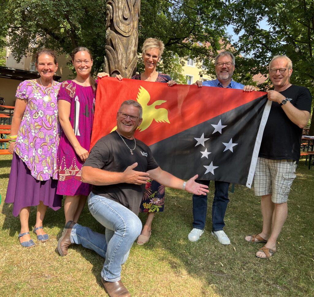 Die Mitarbeitenden von Mission EineWelt feiern heute den Gründungstag der lutherischen Partnerkirche in Papua-Neuguinea.