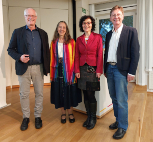 Christoph Asmuth (Rektor AHS), Karla Koll, Heike Walz und Jürgen Bergmann (v.l.n.r.) Foto: Augustana-Hochschule