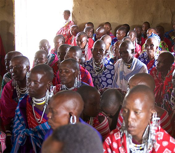 Massai-GD-in-Engutukoiti-GD-Besucher