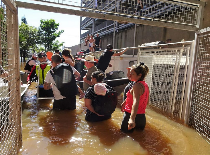 Spenden_Flut_Porto-Alegre2_@Michael-Martin-1