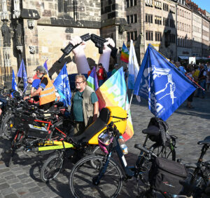 Die Bayerische Friedensfahrradtour machte anlässlich des Hirsohima-Gedenkens Station in Nürnberg (Foto: Thomas Nagel)