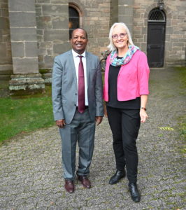 Neu im EMW-Vorstand: Emmanuel Kileo und Yasna Krüsemann (v.l.n.r.) (Foto: Thomas Nagel)