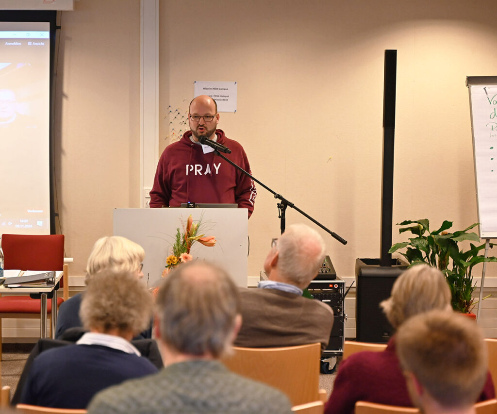 Peter Gürth bei der Tagung der Dekanatsmissionsbeauftragten und -pfarrer*innen im November 2024 (Foto: Thomas Nagel)