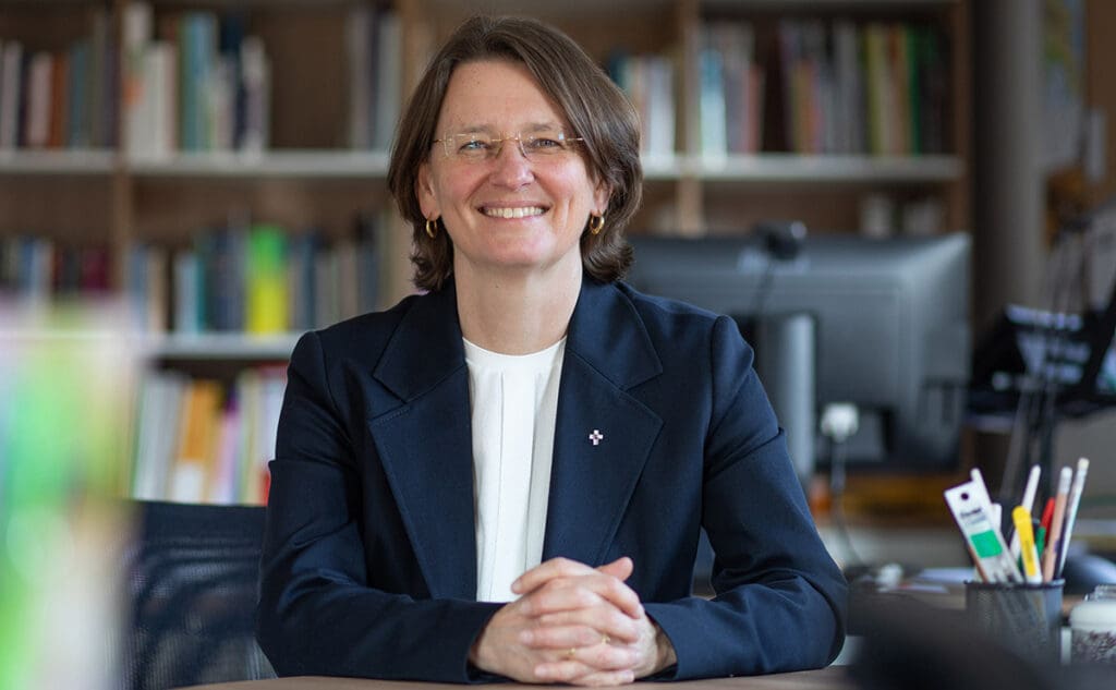 Wird sich im Programm „she:leads“ als Mentorin für mehr Frauen in kirchlichen Führungspositionen engagieren: Mission EineWelt-Direktorin Gabriele Hoerschelmann (Foto: ELKB/MCK)