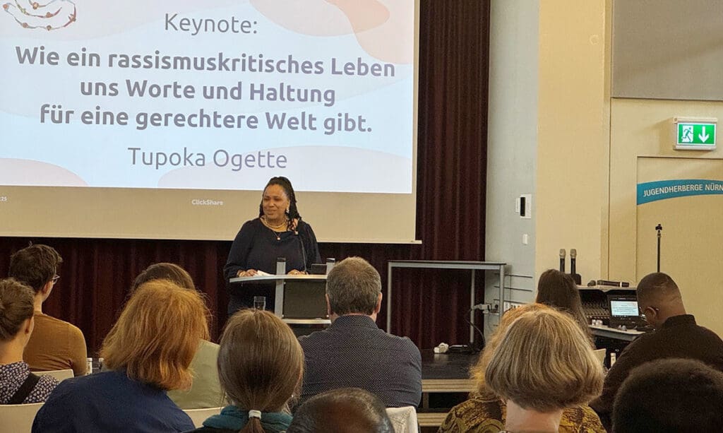 Tupoka Ogette bei Studientag Rassismuskritisch Kirche sein (Foto: Thomas Nagel)